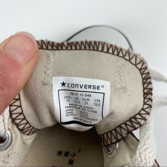 𝅺Chuck  Taylor Converse All Star Canvas Sneaker youth size 13 - Picture 6 of 8